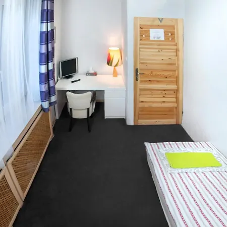 Wilanowska Hostel *